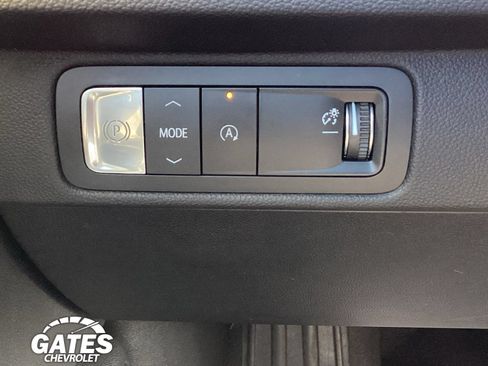 Used 2024 Chevrolet Traverse LT FWD image 24