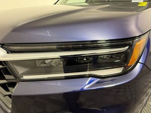 Used 2023 Honda Pilot Touring image 11