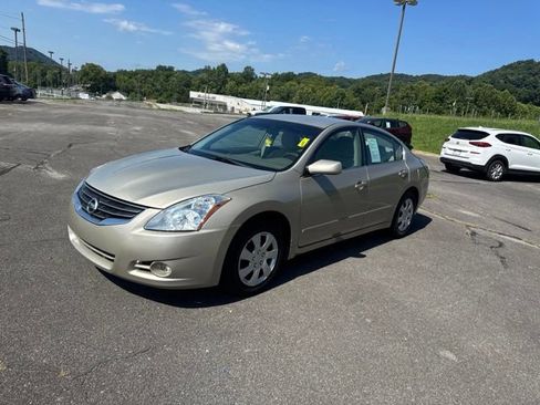 Used 2010 Nissan Altima 2.5 S FWD image 4