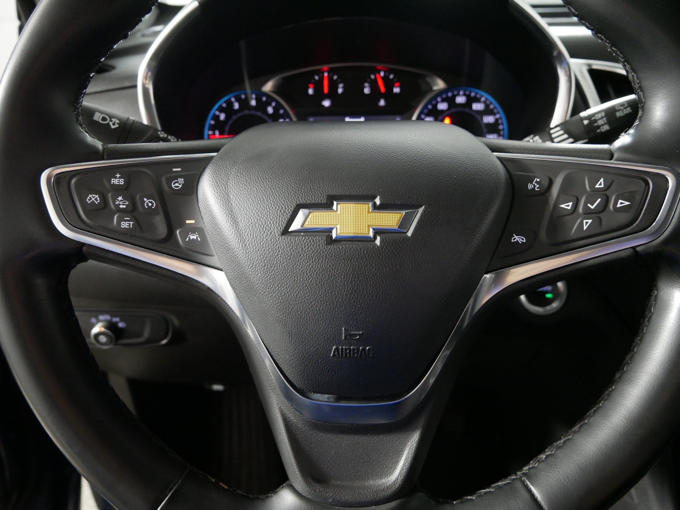 Used 2024 Chevrolet Equinox LT AWD/4WD image 25