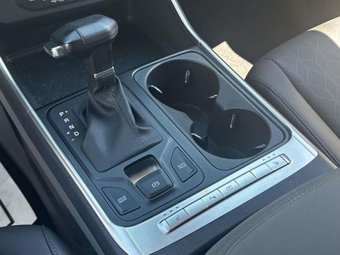 Used 2026 Kia Carnival FWD image 31