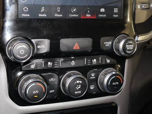 Used 2024 RAM 1500 Laramie image 31