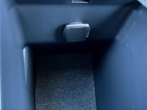 Used 2025 Toyota Camry LE image 31