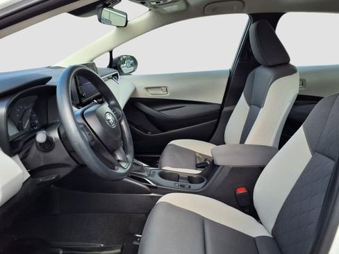Used 2025 Toyota Corolla LE w/ Convenience Package image 7