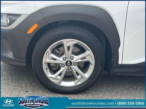 Certified 2023 Hyundai Kona SEL AWD/4WD image 10