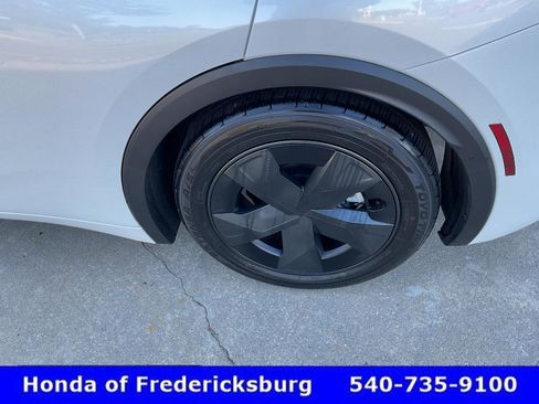 Used 2026 Toyota Prius LE FWD image 10