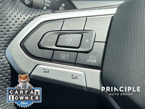 Certified 2025 Volkswagen Tiguan SE R-Line AWD/4WD image 22
