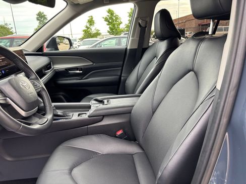 Used 2025 Toyota Grand Highlander FWD image 25