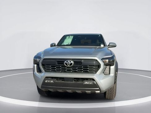 Used 2025 Toyota Tacoma TRD Off-Road AWD/4WD image 3