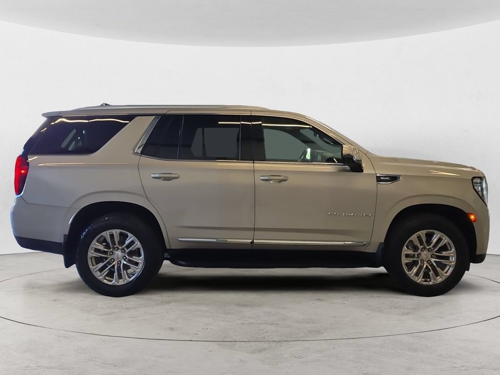 Certified 2022 GMC Yukon SLT w/ SLT Luxury Package AWD/4WD image 7