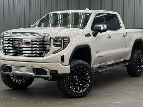 Used 2026 GMC Sierra 1500 Denali AWD/4WD image 1