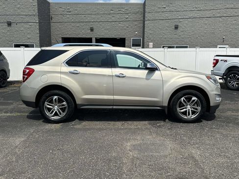 Used 2016 Chevrolet Equinox LTZ w/ Enhanced Convenience Package FWD image 2