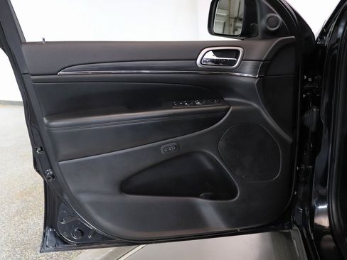 Used 2020 Jeep Grand Cherokee Limited X image 11