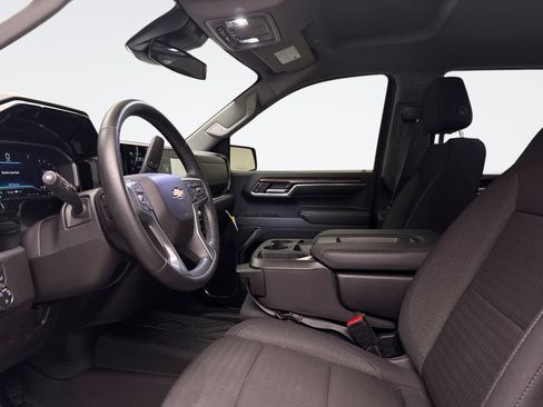 Used 2024 Chevrolet Silverado 1500 LT image 9