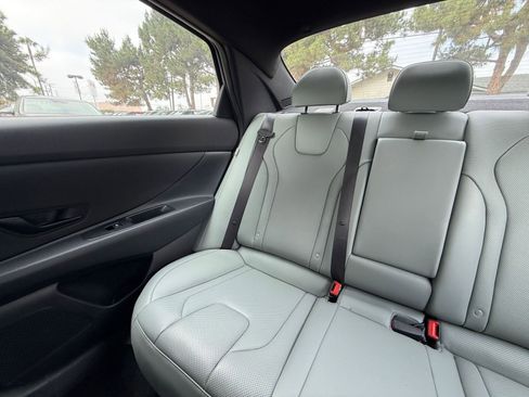 Used 2025 Hyundai Elantra Limited image 37