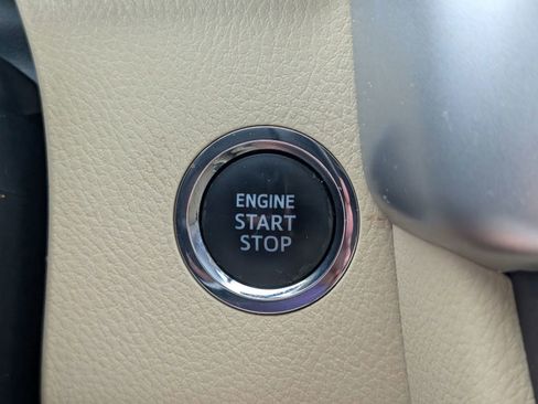 Used 2014 Toyota Highlander Limited FWD image 21