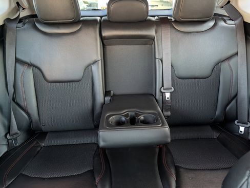 Used 2018 Jeep Compass Trailhawk w/ Cold Weather Group image 13