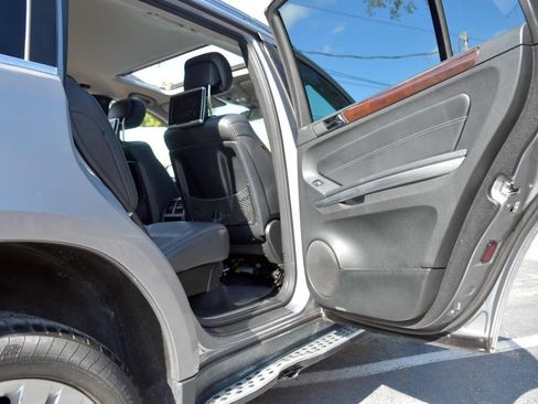 Used 2011 Mercedes-Benz GL 450 4MATIC image 38