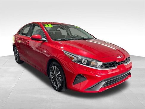 Used 2023 Kia Forte Sedan FWD image 3
