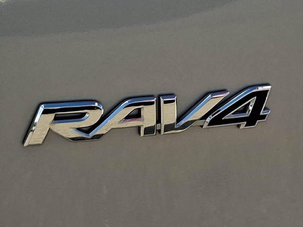 Used 2018 Toyota RAV4 Limited w/ Advanced Technology Package AWD/4WD image 30