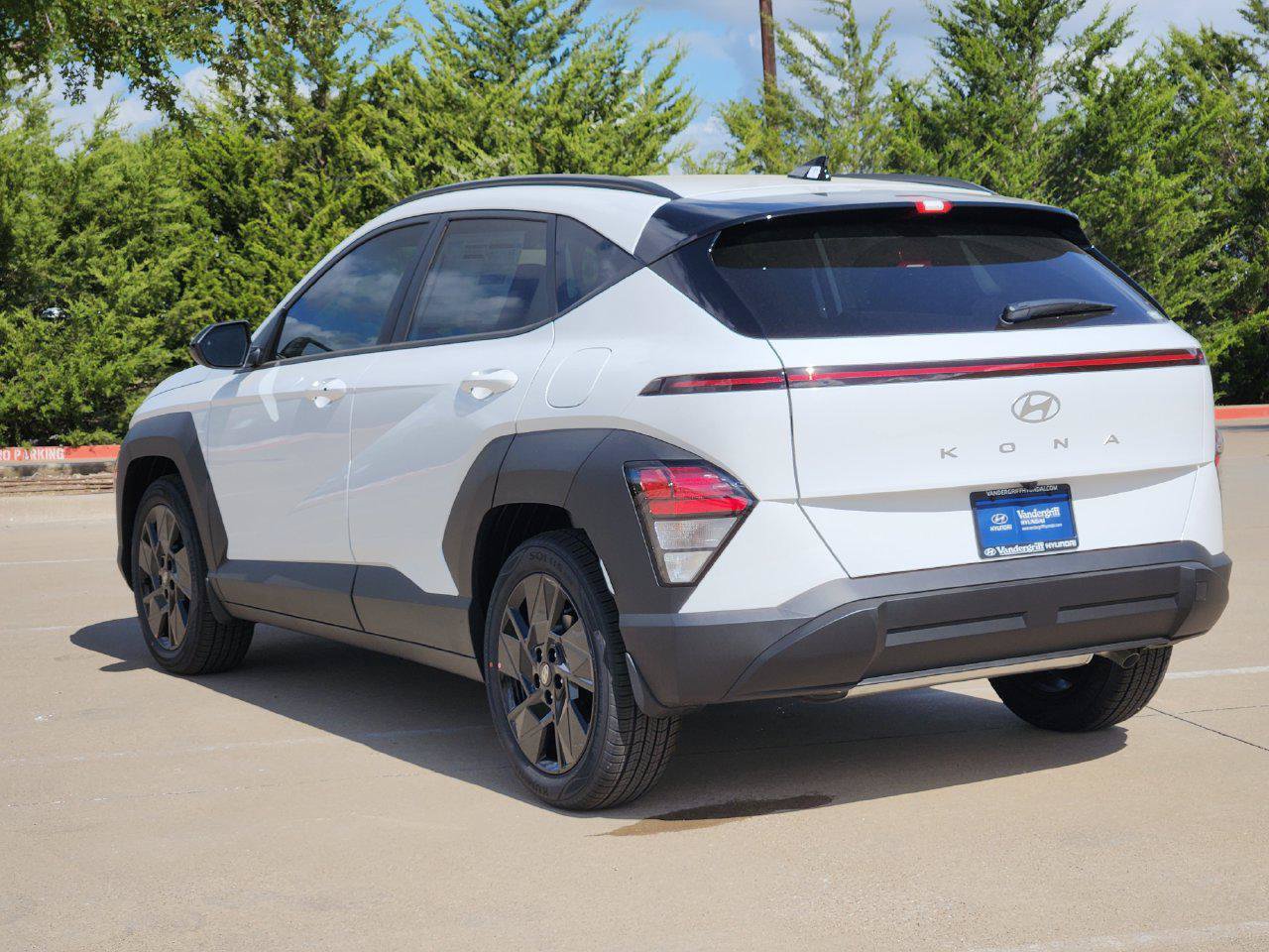 New 2027 Hyundai Kona SEL Sport FWD image 3