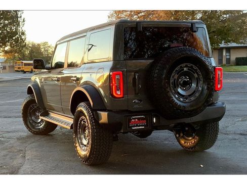 New 2025 Ford Bronco Outer Banks w/ Sasquatch Package image 17