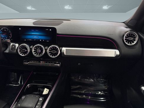 Certified 2023 Mercedes-Benz GLB 250 image 28