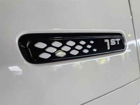 New 2025 Volkswagen ID. Buzz 1st Edition image 5