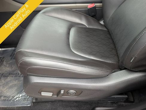 Used 2025 Kia Carnival FWD image 16