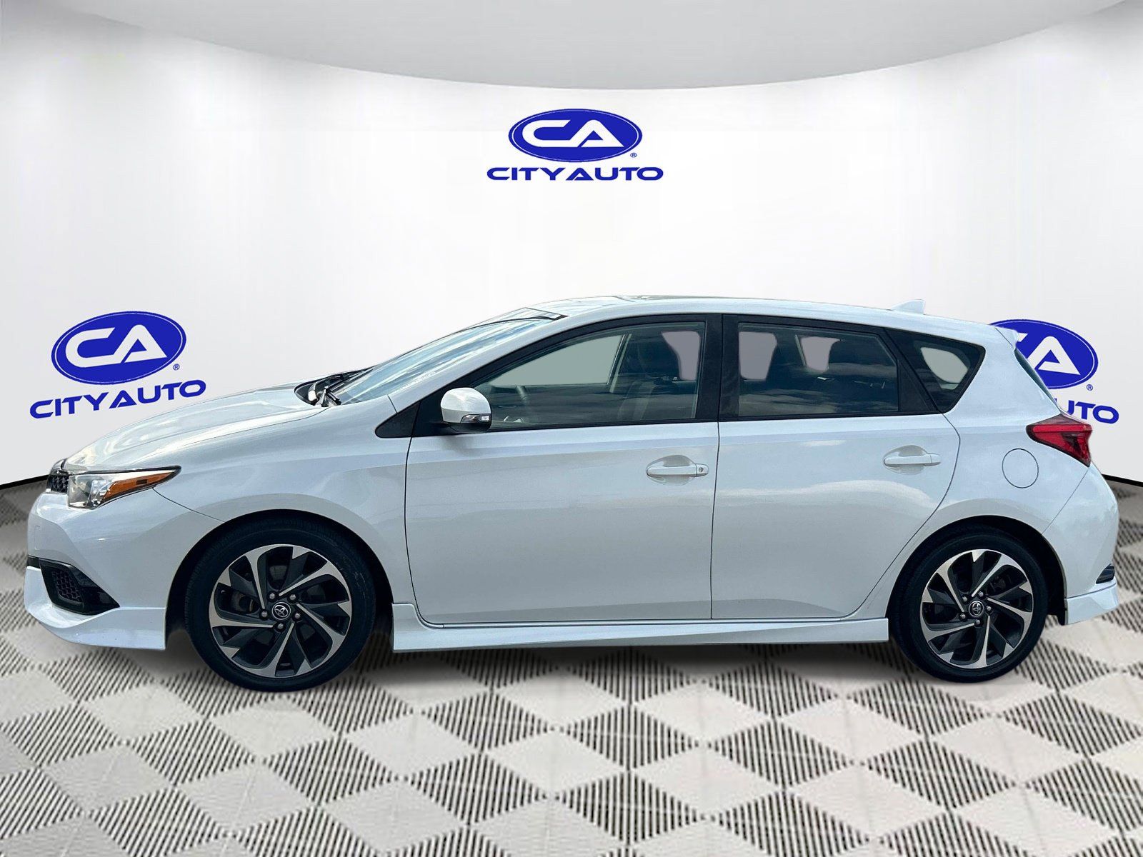 Used 2017 Toyota Corolla iM w/ All-Weather Mat Package FWD image 7