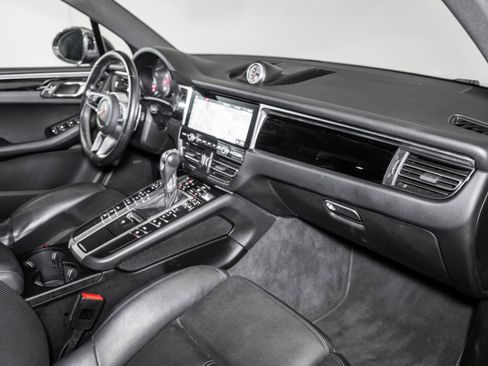 Used 2021 Porsche Macan S image 26