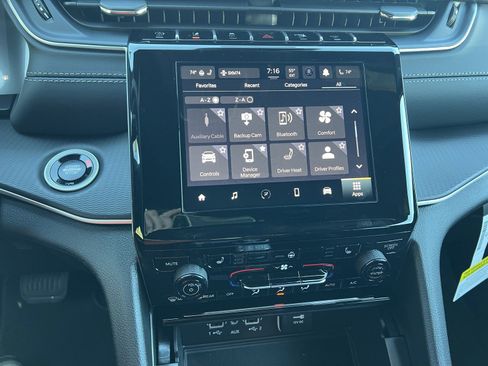 New 2025 Jeep Grand Cherokee 4WD image 19