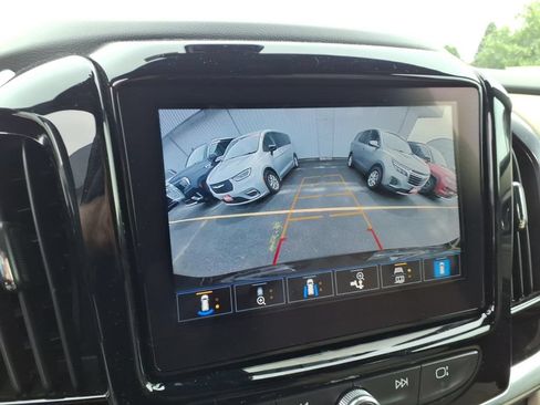 Used 2022 Chevrolet Traverse LT AWD/4WD image 10