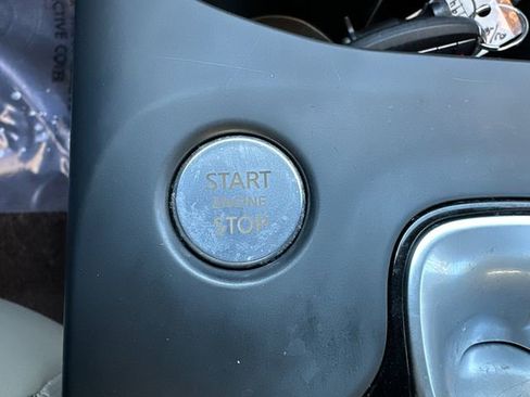 Used 2019 INFINITI QX50 Essential w/ Sensory Package image 32