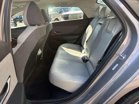 Used 2021 Hyundai Elantra Limited w/ Cargo Package image 28