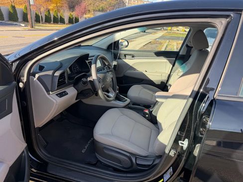 Used 2020 Hyundai Elantra SE image 10