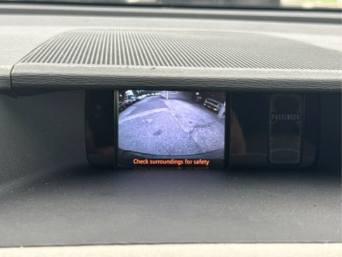 Used 2012 Toyota Sienna XLE FWD image 23