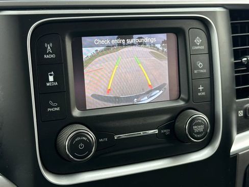 Used 2021 RAM 1500 Classic SLT RWD image 23