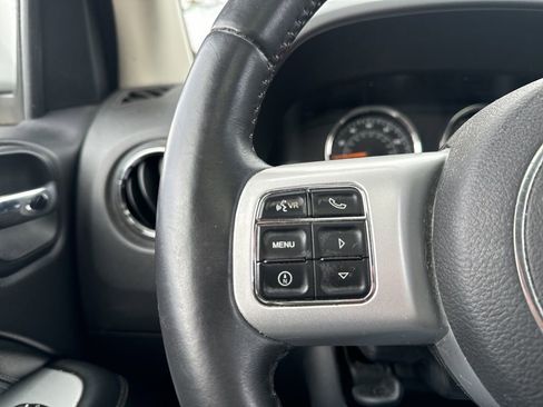 Used 2016 Jeep Compass High Altitude image 25