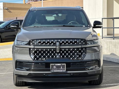 New 2025 Lincoln Navigator Black Label image 8