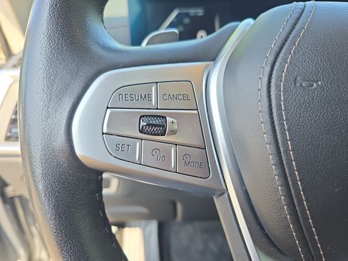 Used 2025 BMW X7 xDrive40i AWD/4WD image 19