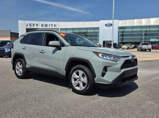 Used 2021 Toyota RAV4 XLE video 1