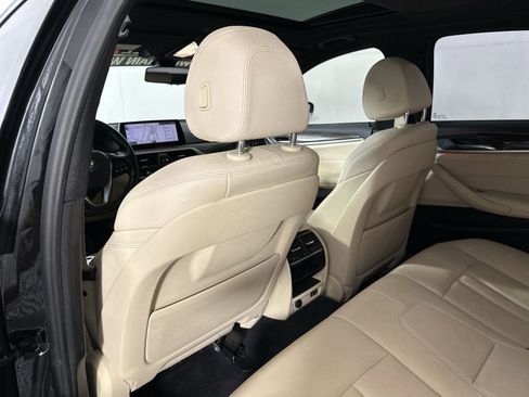 Used 2020 BMW 530e w/ Convenience Package RWD image 24
