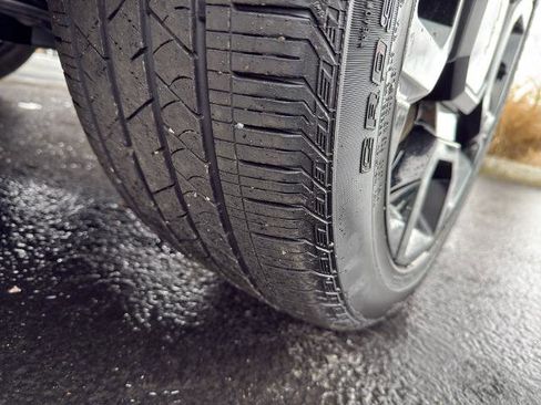 Used 2025 Kia Sorento SX image 12