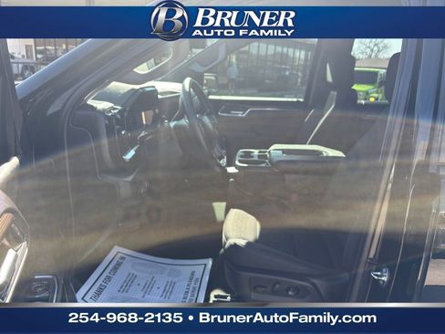 Used 2024 Chevrolet Silverado 1500 LT w/ Z71 Off-Road Package image 12