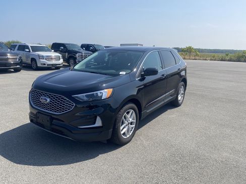 Certified 2024 Ford Edge SEL image 3