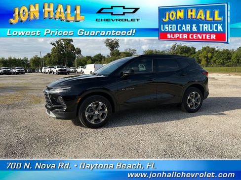 Used 2024 Chevrolet Blazer LT w/ Convenience Package FWD image 3