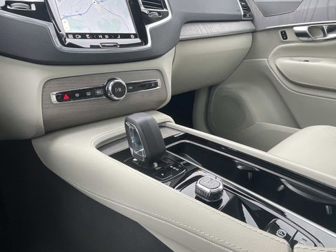 Used 2024 Volvo XC90 B6 Plus image 30