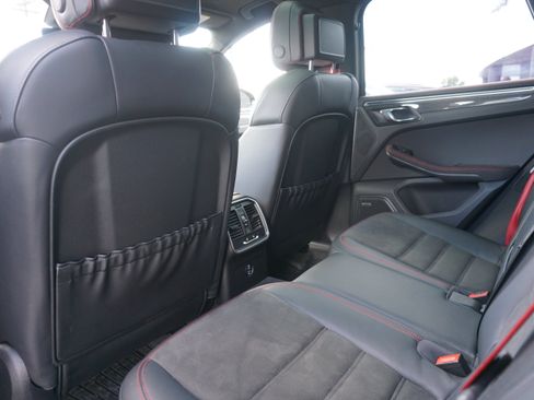 Certified 2023 Porsche Macan GTS w/ GTS Sport Package AWD/4WD image 20