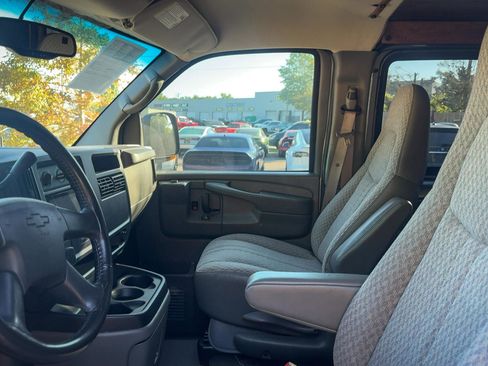 Used 2007 Chevrolet Express 1500 AWD Passenger w/ LT Preferred Equipment Group image 22
